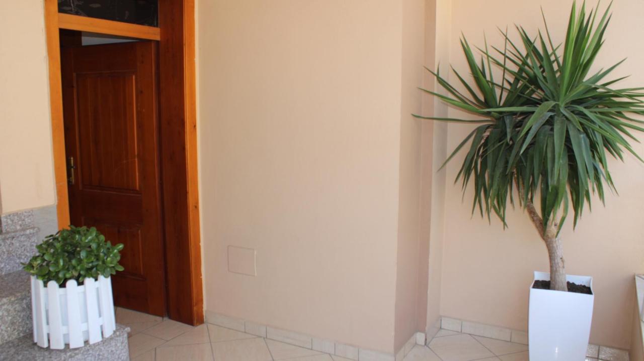 Deni'S Family Apartment In New Blvd Tirana Extérieur photo
